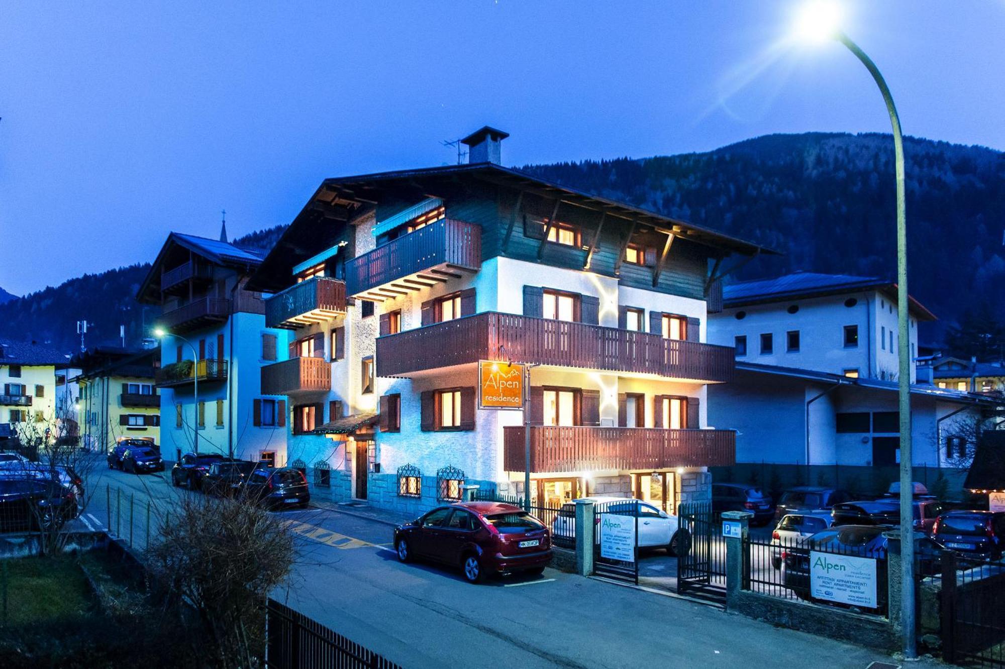 Residence Alpen Casavacanze Pinzolo Exterior photo